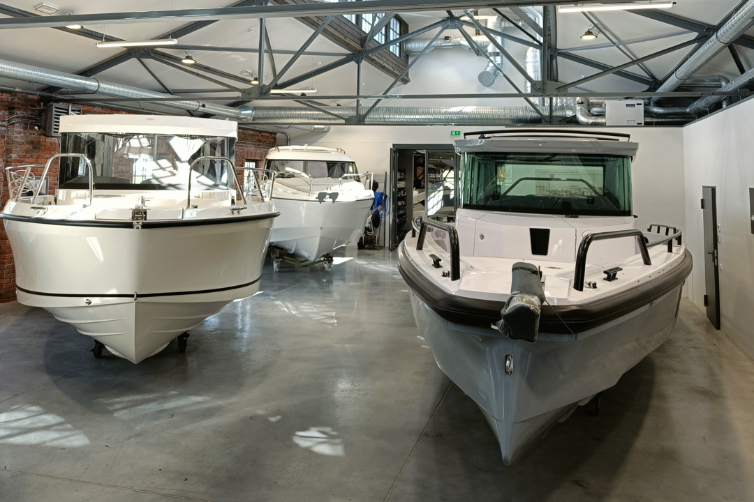 Garant Boats & Yachts Klaipėdos katerių salonas
