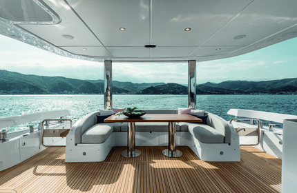 Azimut 78Fly yacht interior