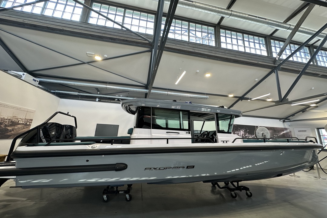 New Axopar 28 Cabin boat with 2 Mercury outboards